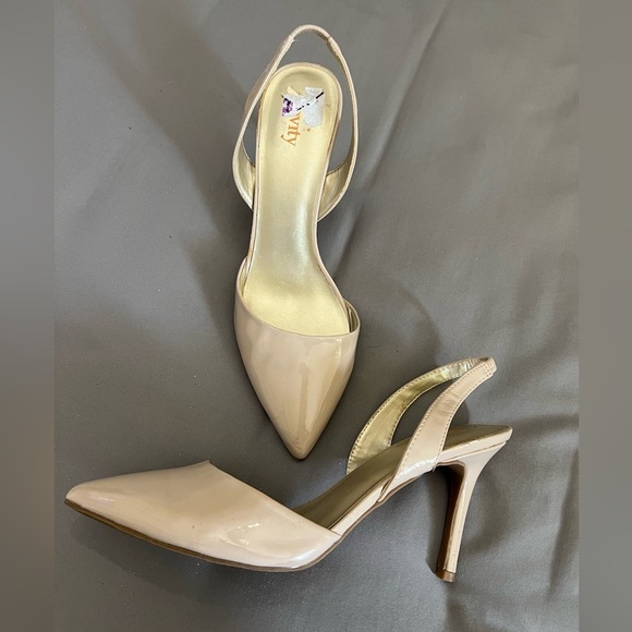 Levity Elegant Patent Leather Nude Slingback Heels 9 - Picture 1 of 5